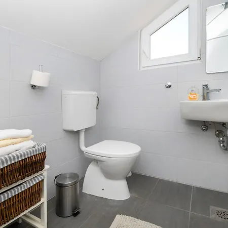 Lena Center Near Apartment Vodice