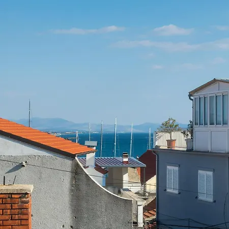 Lena Center Near Apartment *