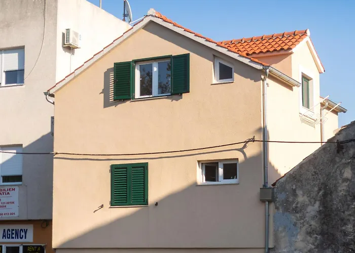 Lena Center Near * Vodice