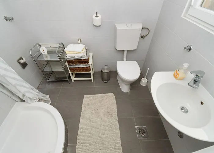 Lena Center Near Lägenhet *